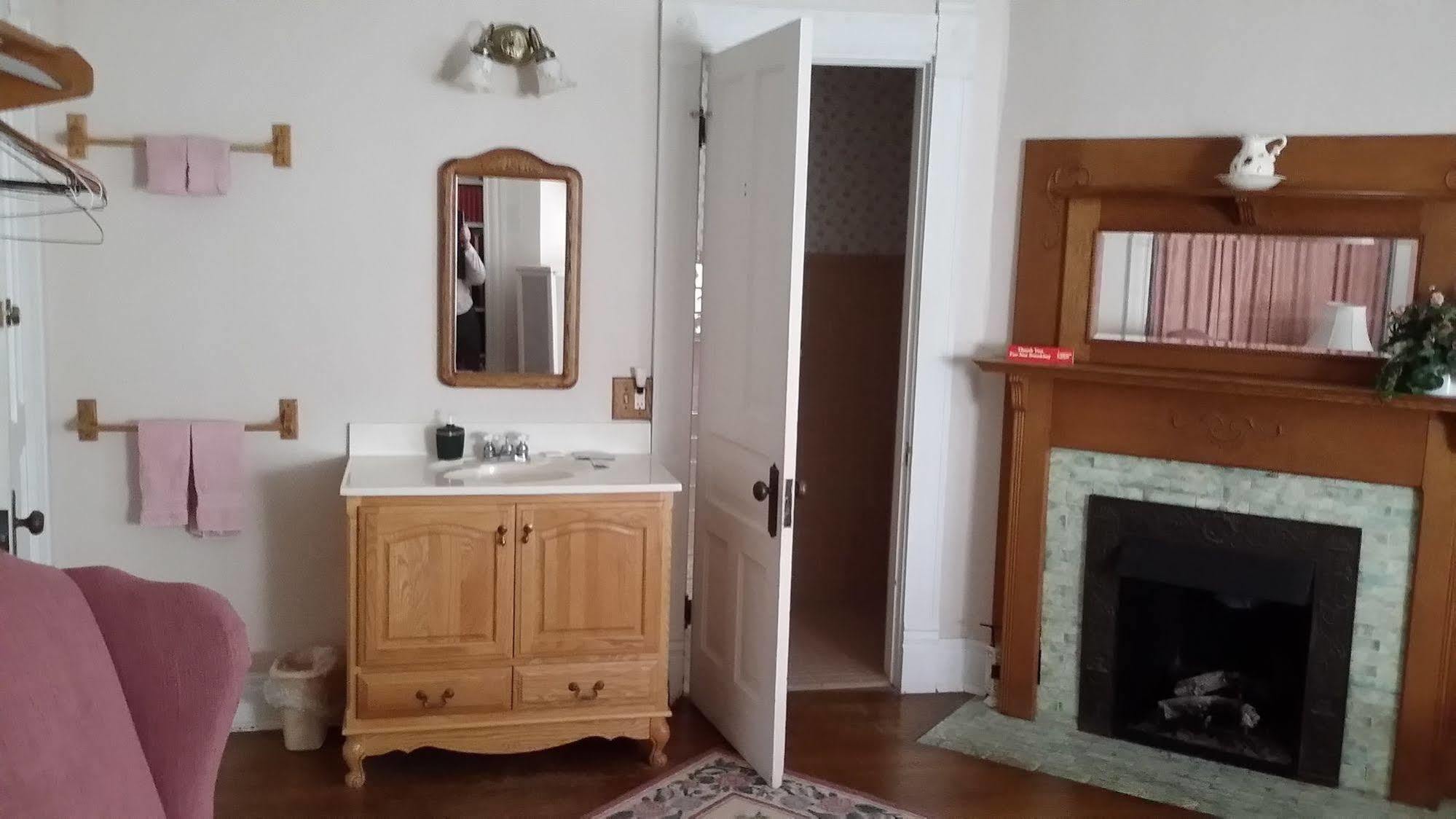 Chestnut Charm Bed & Breakfast Atlantic Esterno foto