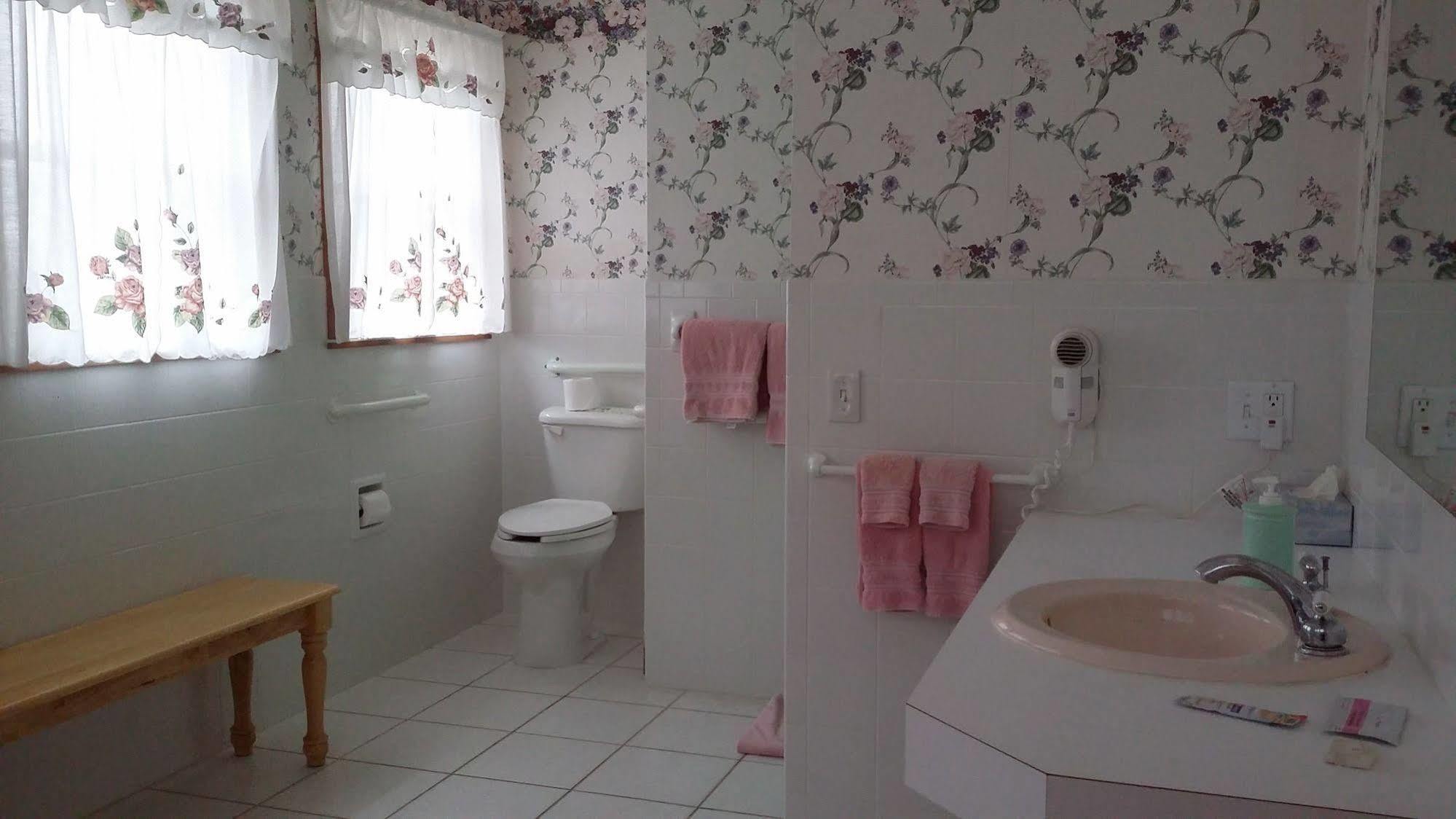 Chestnut Charm Bed & Breakfast Atlantic Esterno foto